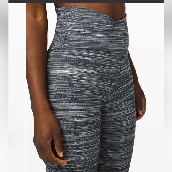 Lululemon Align Crop 21" *Cross Waist
Mini Space Dye Herringbone Heathered - Picture 4 of 16